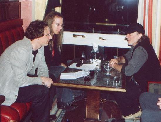 Lars Wehmeyer,
	      Andree Schneider und Roger Glover beim Interview